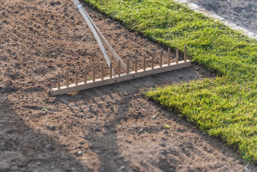 Lawn soil leveling Melbourne